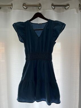 GAP Denim  Blue V-Neck Smocked Waist Mini Dress with pockets